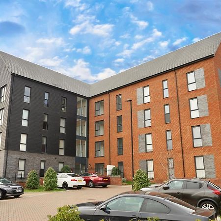 Luxury 2 Bed Apartment With Parking Near London Swanscombe Exterior photo